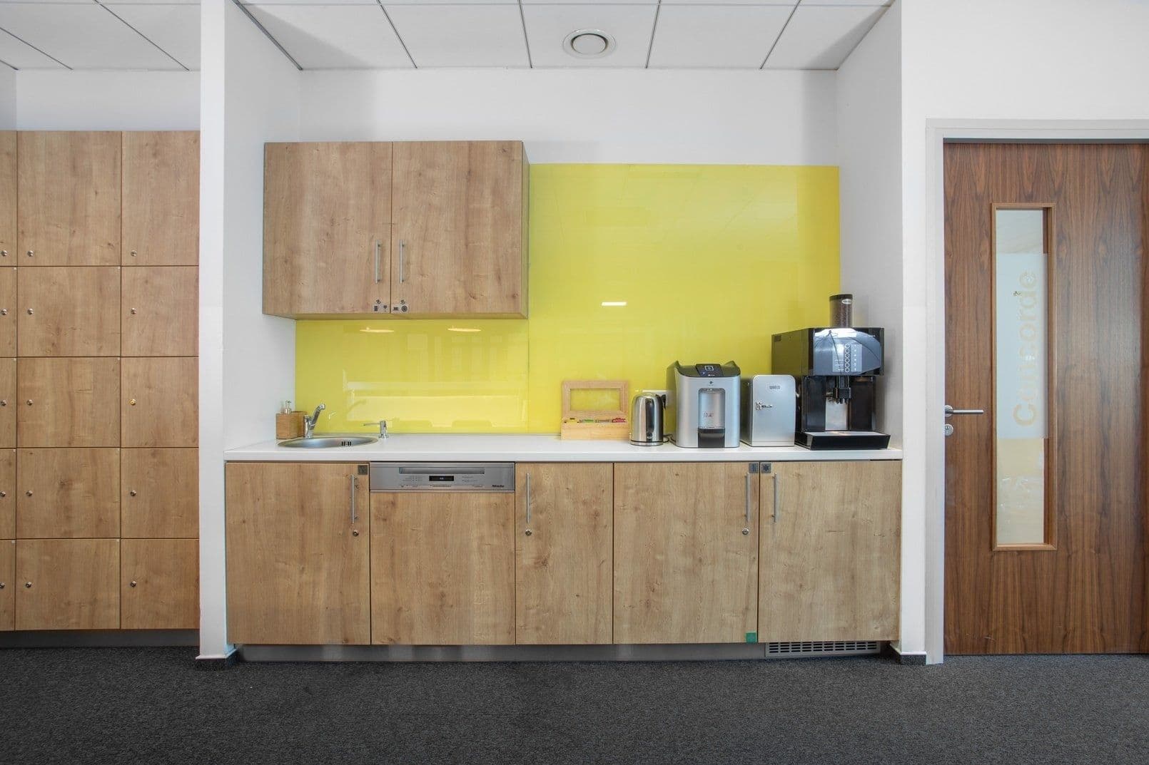 Prenájom kancelárie 75 m², Aviatická, Praha, Praha Prenájom kancelárie 75 m², Aviatická, Praha, Praha