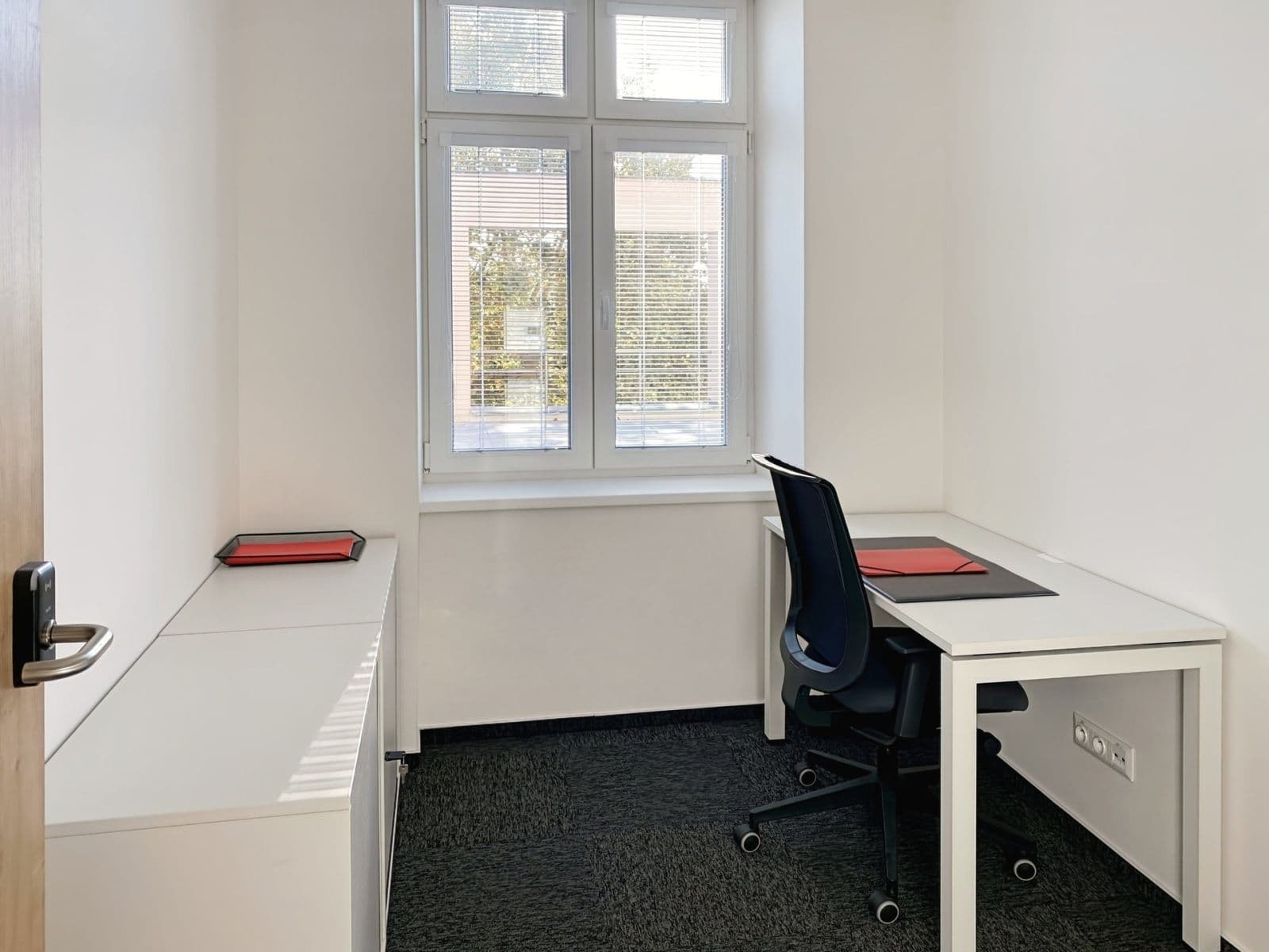 Prenájom kancelárie 10 m², 28. října, Ostrava, Moravskoslezský kraj Prenájom kancelárie 10 m², 28. října, Ostrava, Moravskoslezský kraj