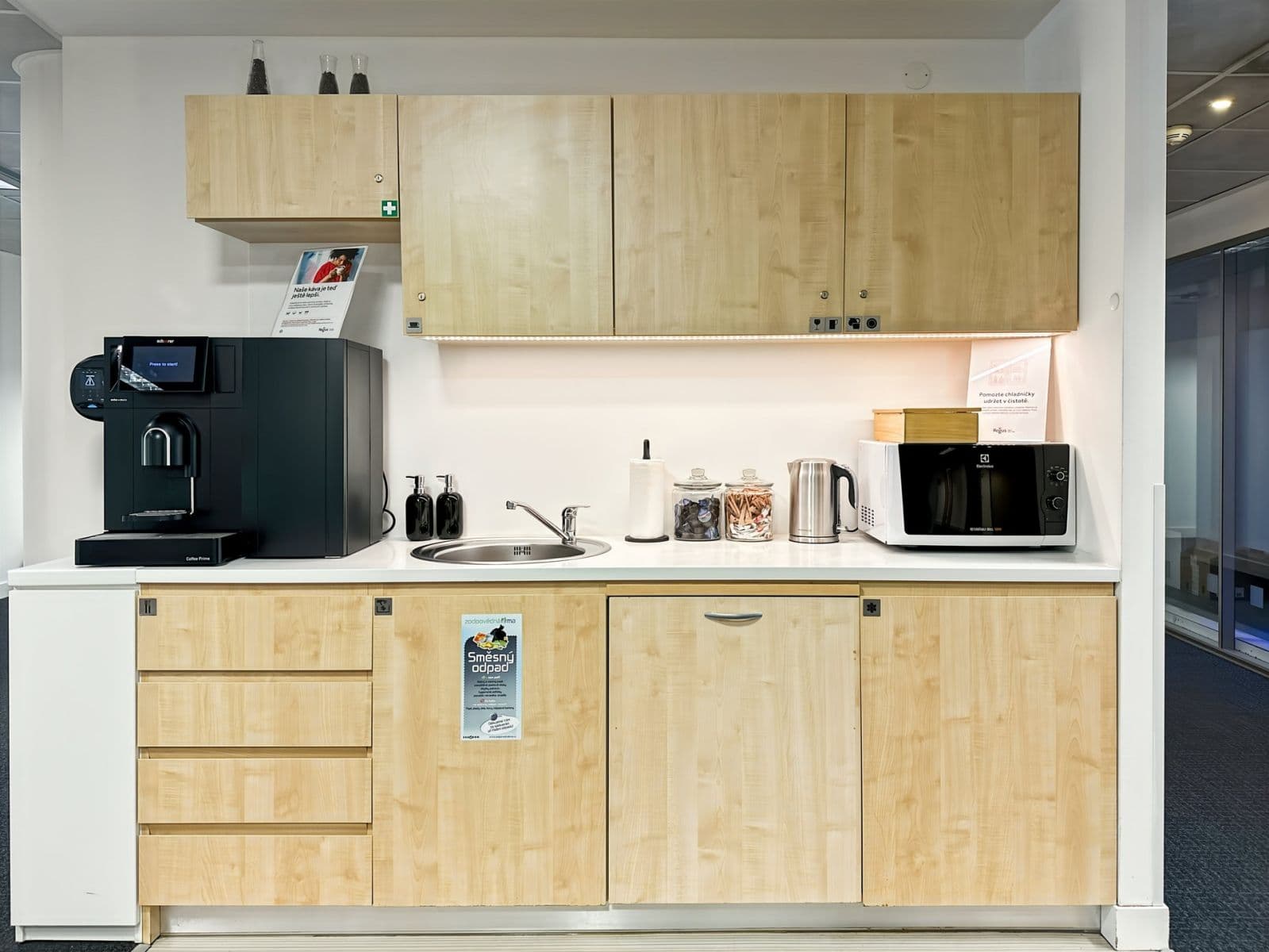 Prenájom kancelárie 60 m², Nádražní, Praha, Praha Prenájom kancelárie 60 m², Nádražní, Praha, Praha