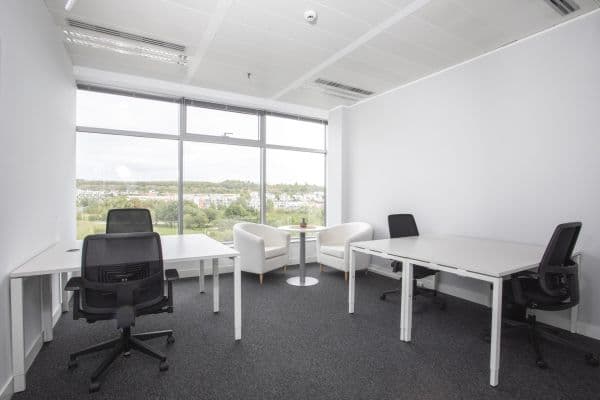 Prenájom kancelárie 60 m², Bucharova, Prenájom kancelárie 60 m², Bucharova,